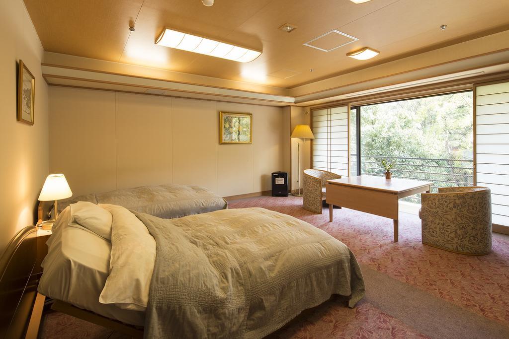 Hotel Kasenkyo Izutsuya Shin'onsen Pokoj fotografie
